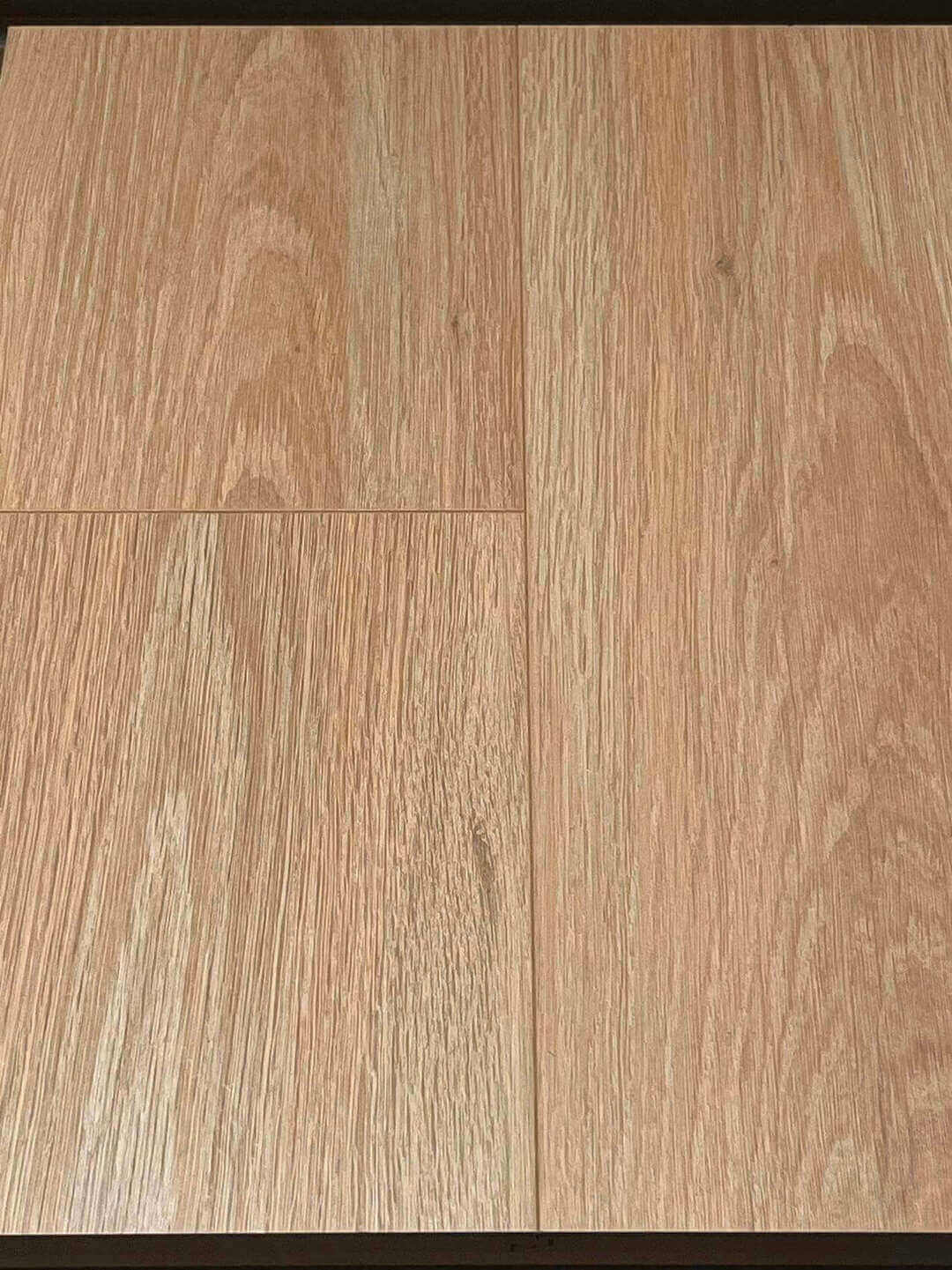 Light Brushed Oak Laminate